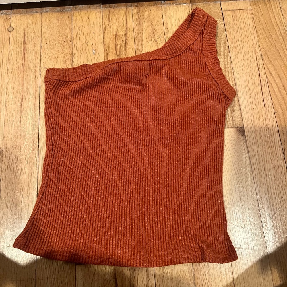Off the shoulder LuLus top